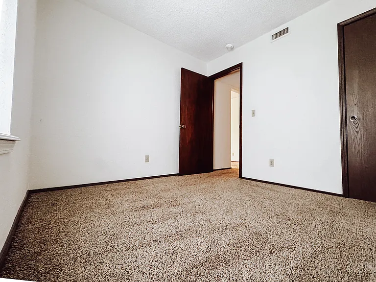 2201 Woodland Ave #7 — Photo 12