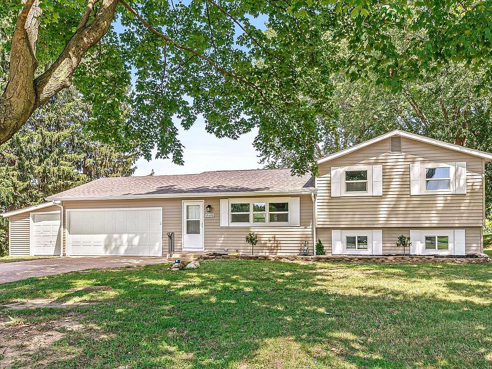 1st image of 52680 Walsingham Ln
