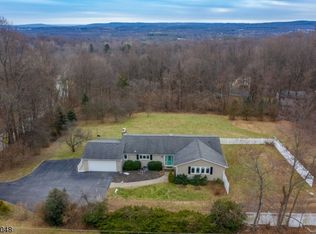 538 Charlestown Rd, Hampton, NJ 08827