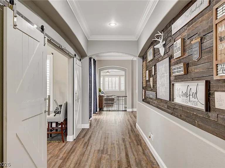 8086 Merlewood Ave — Photo 13