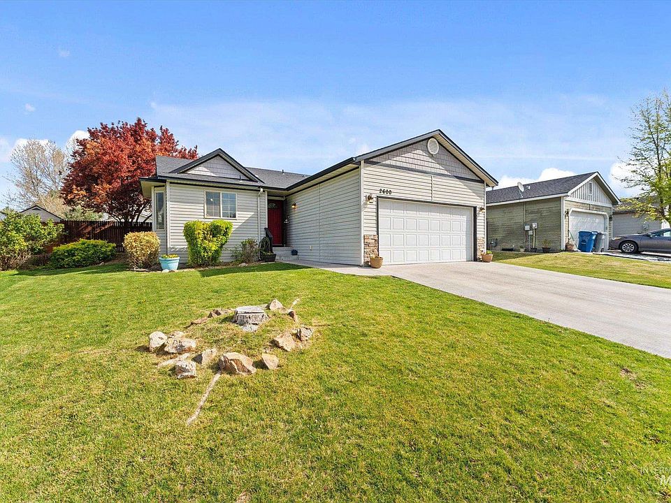 1st image of 2600 E Carmel Ct