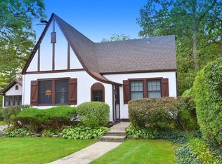 650 Gray Ave, Highland Park, IL