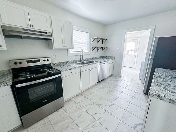 5th image of 5112 Willis Dr