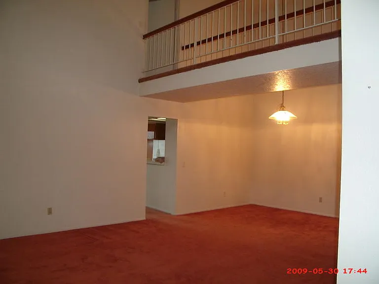 10679 Glendover Ln — Photo 7