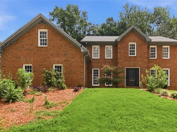 24 Planters Dr SW, Lilburn, GA 30047