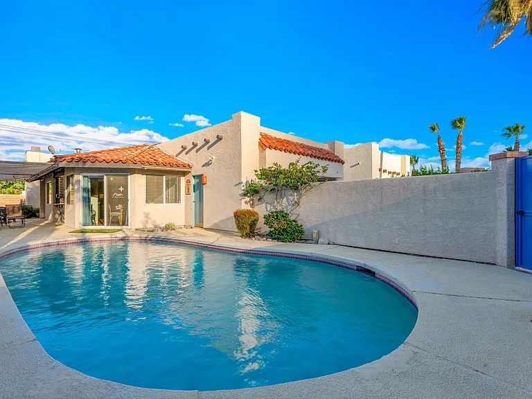 52420 Avenida Juarez — Photo 30