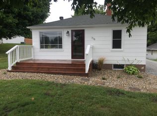 716 E 38th St, Anderson, IN 46013