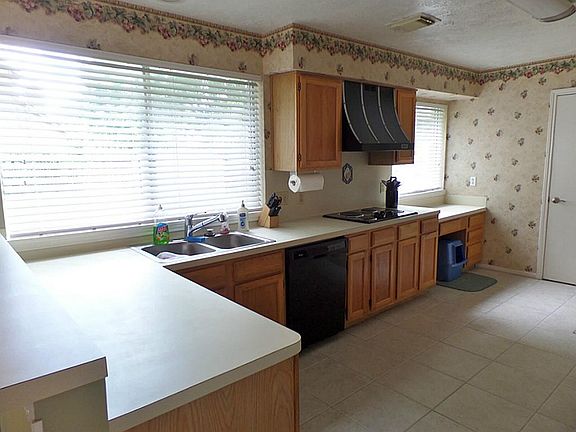 Extra Large Kitchen