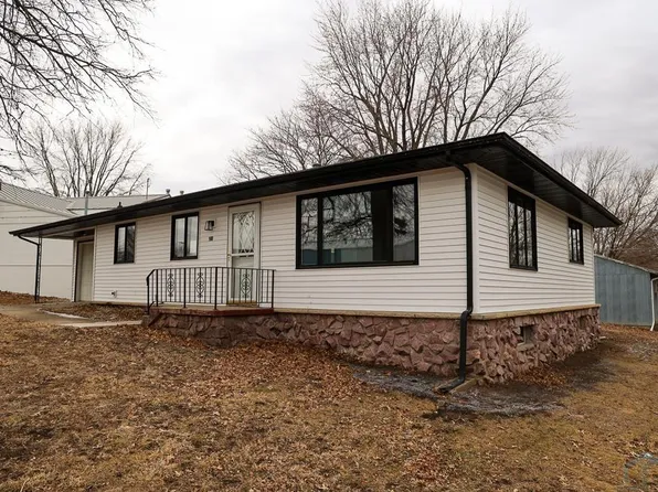 108 S Dundas St, Schaller, IA 51053