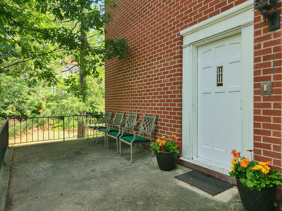 1st image of 268 Van Cortlandt Park Ave