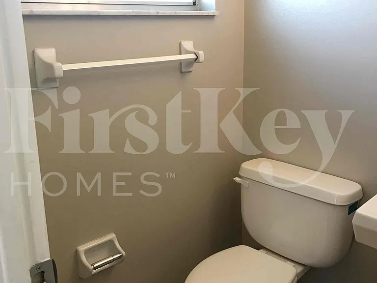 660 Flagler Dr — Photo 17