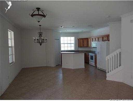 2nd image of 2401 SE Ruskin Dr #0