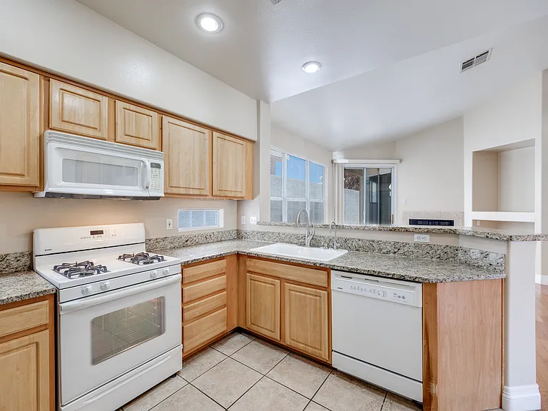 3554 Pinnate Dr — Photo 36