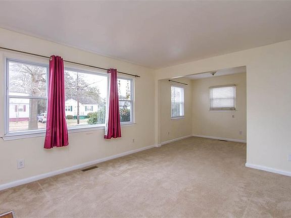 4th image of 618 Waukesha Ave