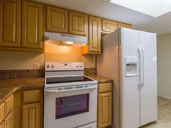 2nd image of 6308 Newtown Cir #8B2