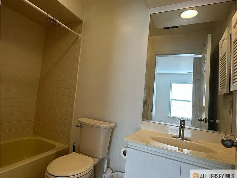 46 Lear Ct — Photo 7