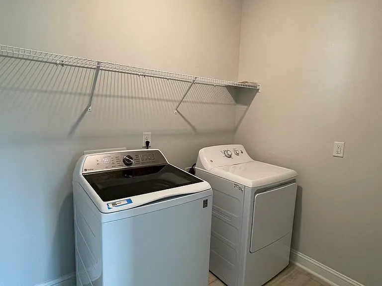 813 Matterhorn Dr — Photo 27