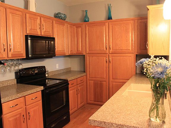 3rd image of 460 N Silverbrook Dr Unit 101