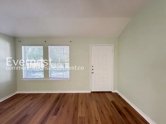 3 bed, 2.0 bath, 1254 sqft, $1,475 — Photo 2