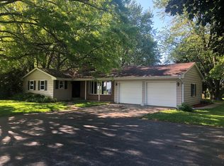 3396 W Pearl City Rd, Freeport, IL 61032