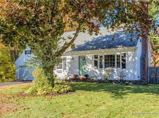 5 Broadmoor Dr, Cumberland, ME 04021