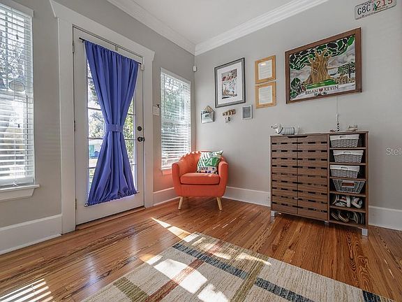 5th image of 307 W Comanche Ave