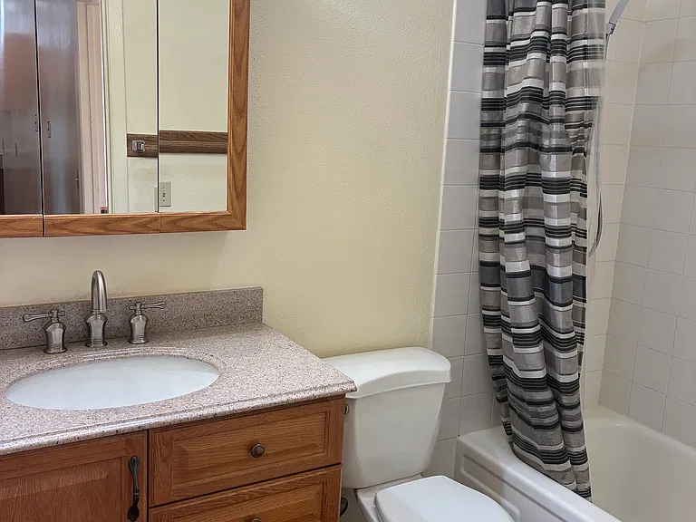 2104 Roosevelt Dr #1 — Photo 8