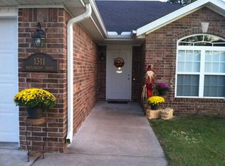 1311 Maplewood Dr, Centerton, AR 72719