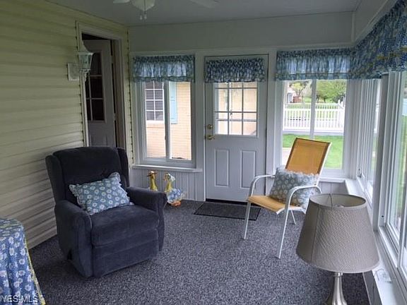 5th image of 49311 Oakmont Ave