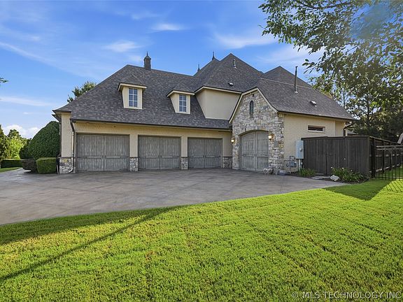 5th image of 8001 S Galveston Ct