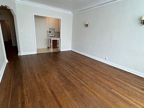 4th image of 2340 Pacific Ave APT 102