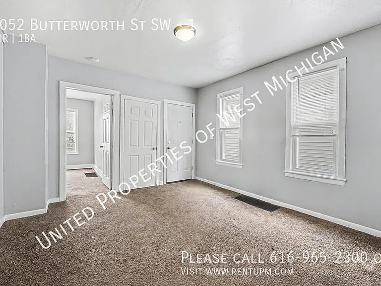1052 Butterworth St SW #1 — Photo 4