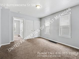 1052 Butterworth St SW #1, Grand Rapids, MI 49504