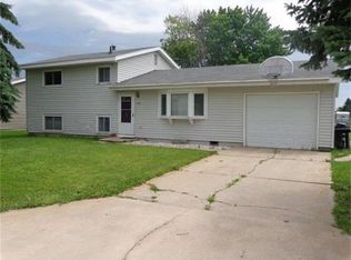 1306 Freedom Ln, Lexington, NE 68850