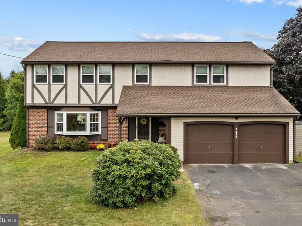 1255 Brennan Dr, Warminster, PA 18974