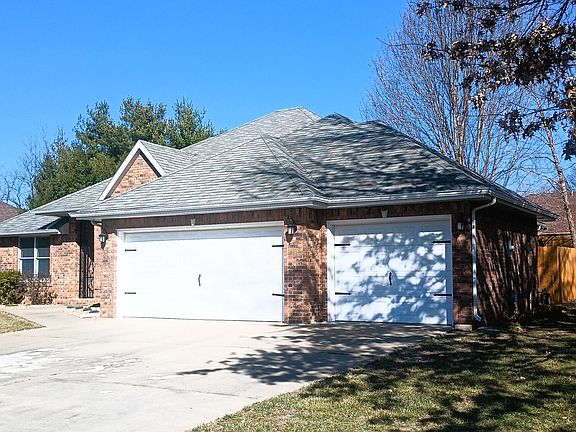4th image of 2301 W Camino Alto Street