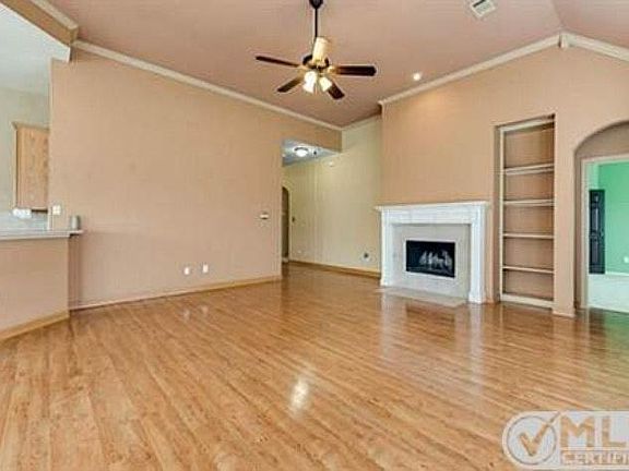 Living Room (Walls have been painted; see Living Room Pic)