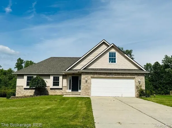 8495 Sanders Dr, Swartz Creek, MI 48473