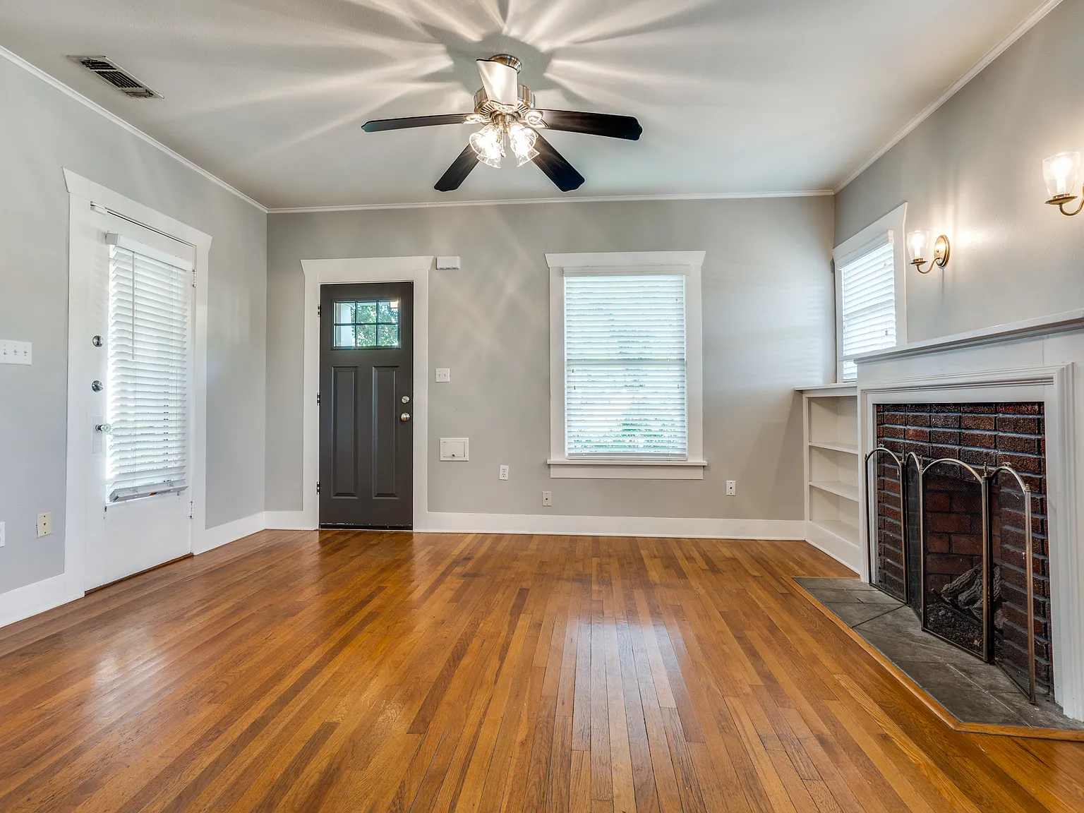 3125 Lubbock Ave - 1 — Photo 2