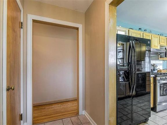 4th image of 6337 Robin Hood Dr