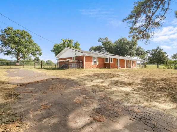 1310 Spur 324, Tennessee Colony, TX 75861