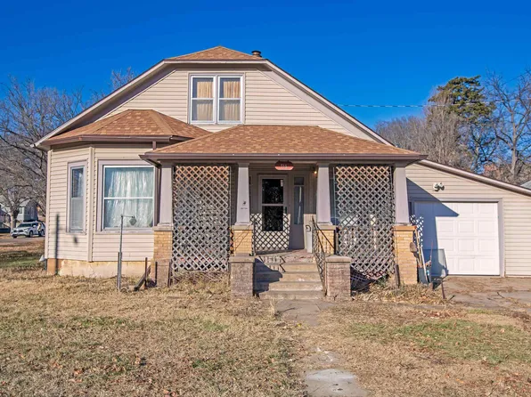 715 Nelson St, Cambridge, NE 69022