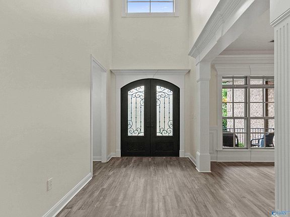 4th image of 10 Oakshire Pl