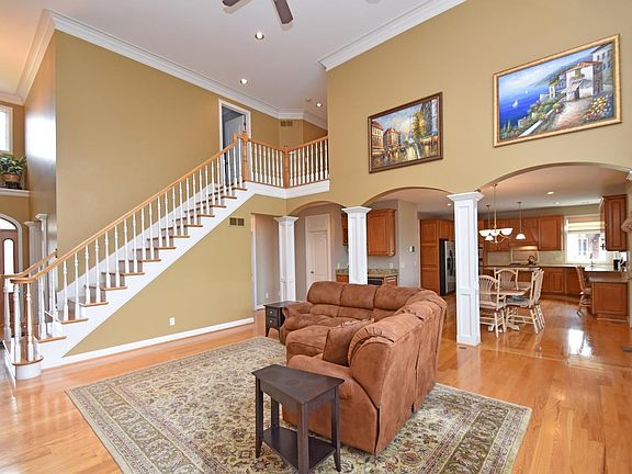 4th image of 6456 Shady Oak Ln