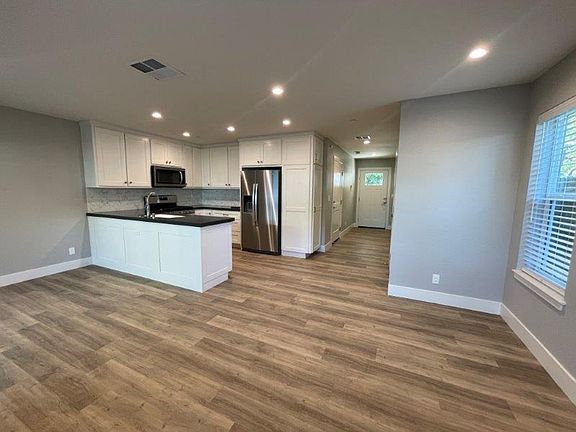 3rd image of 1931 55th St