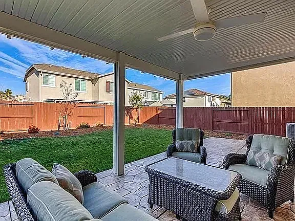 3 bed, 2.5 bath, 1795 sqft, $3,000 — Photo 2