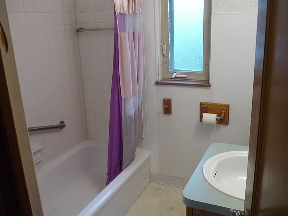 4th image of 21251 Priday Ave
