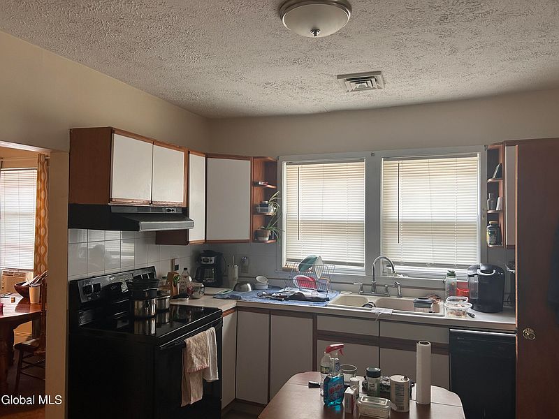 5th image of 2328 Turner Avenue