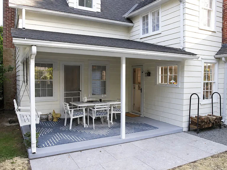 63 Kings Hwy N — Photo 18