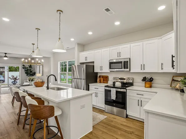 The Enclave at 1323